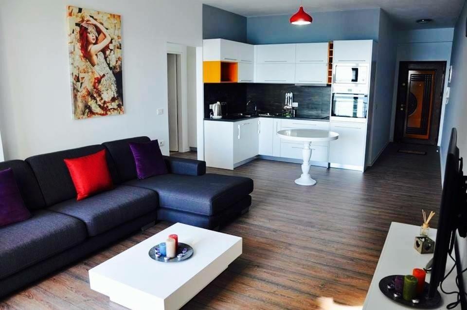 Hard Rock Aparthotel Sarande